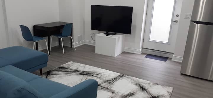 Adorable/spacious 2bedroom Place + 1 Free Parking - Brampton