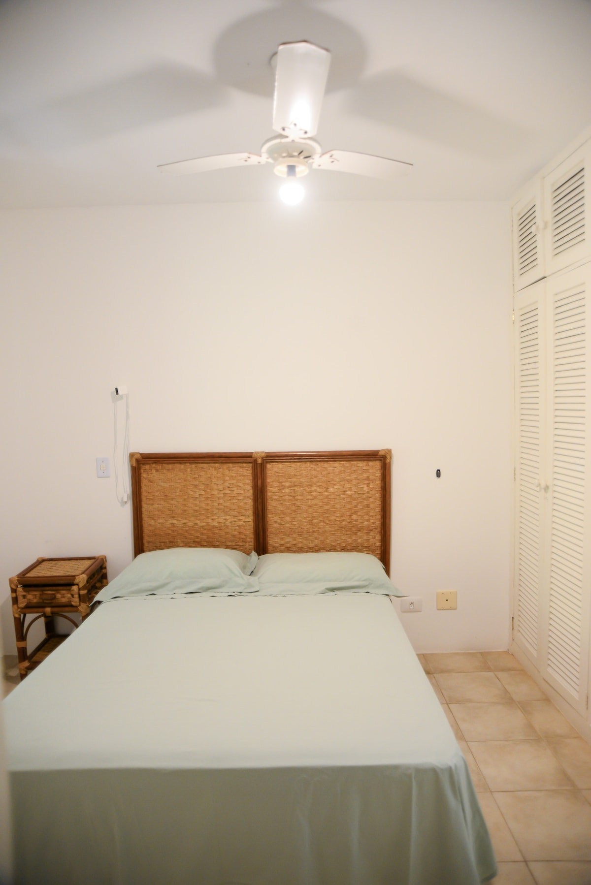 Chumba cha kwanza cha kulala