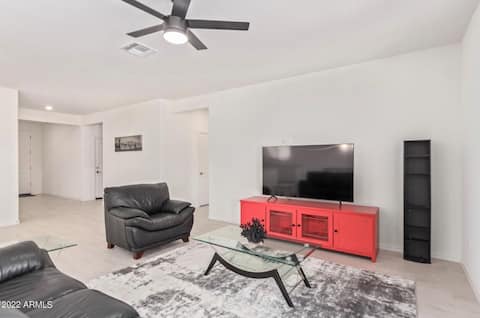 Cheerful 4 bedroom 2 bath new build