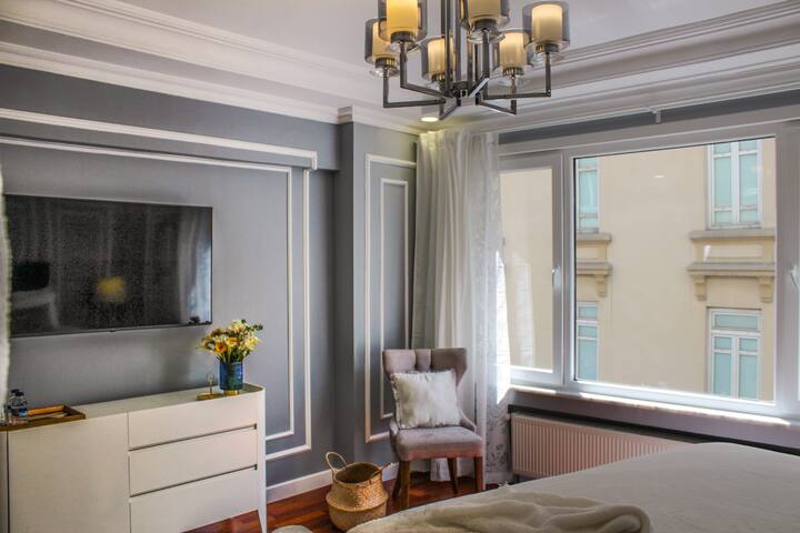 Stylish Luxury Flat gallery image 3