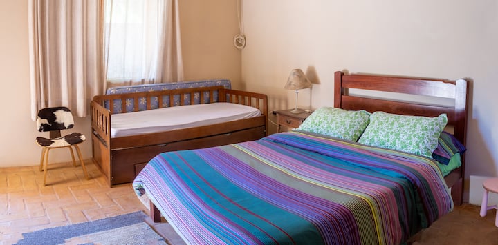 Quarto casal com bi-cama