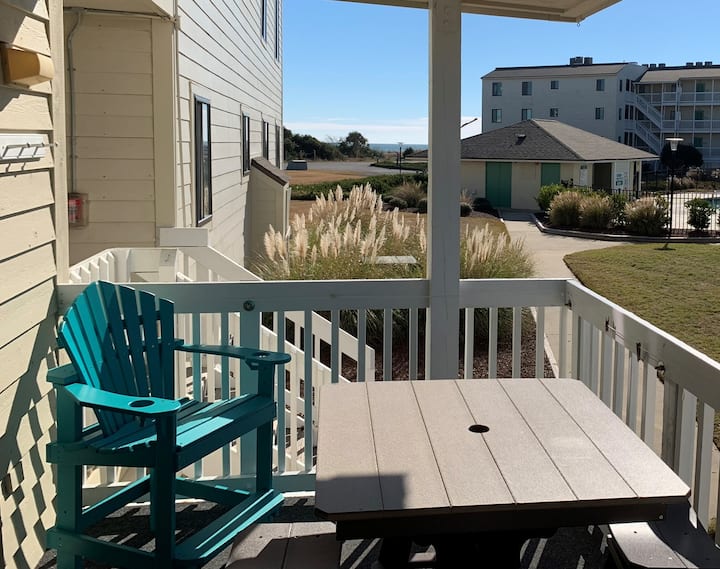 Condominio estilo Emerald Isle Resort ¡A pie de las playas! Deptos. en complejo residencial