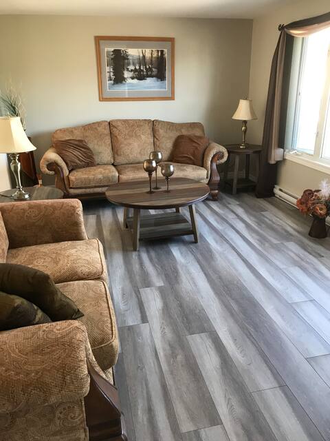Comfortable 3 bedroom home.  Queen beds.