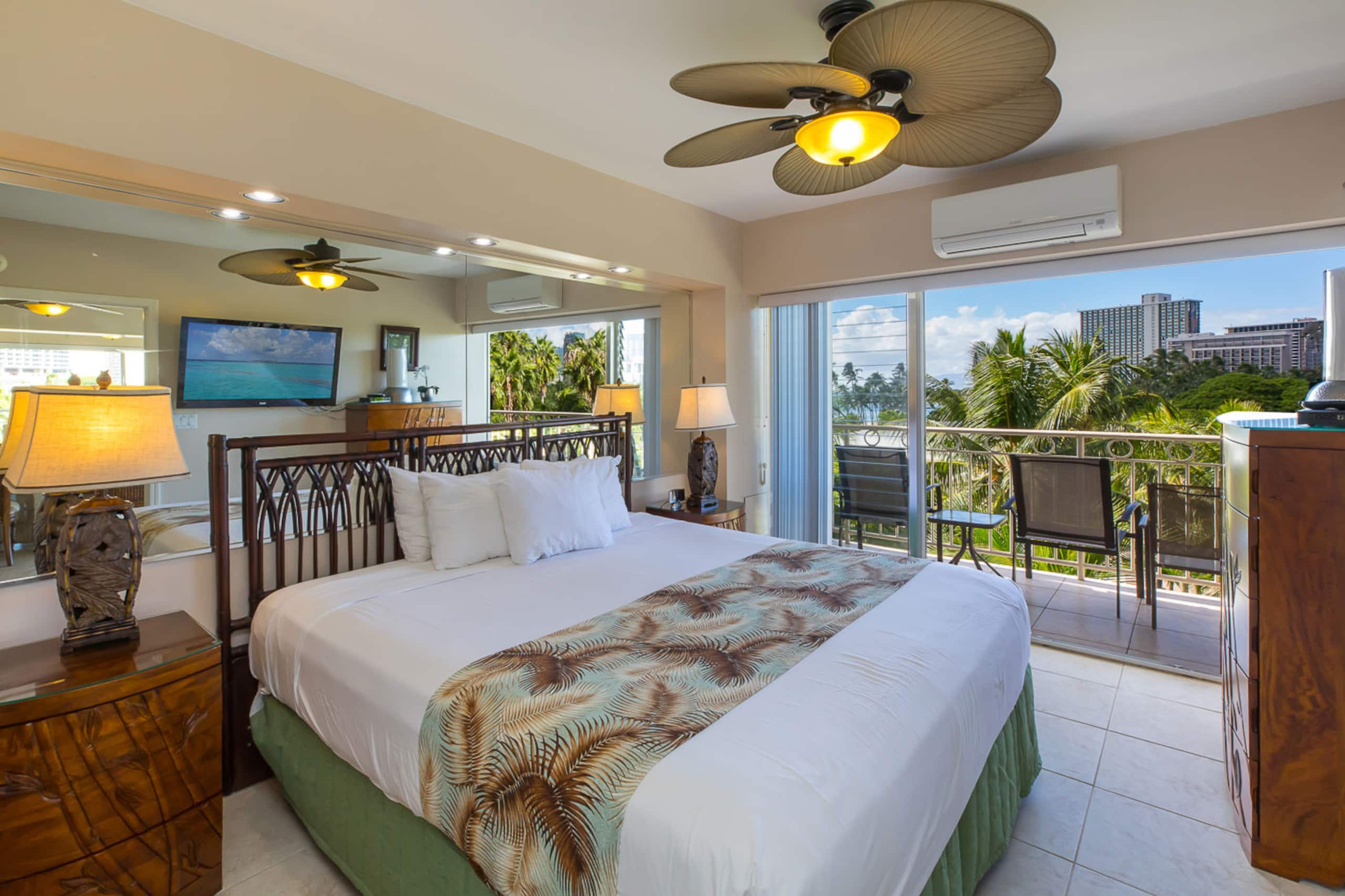 Waikiki Unit 518 ocean view 2B/2B*Summer Special!* - Image 7