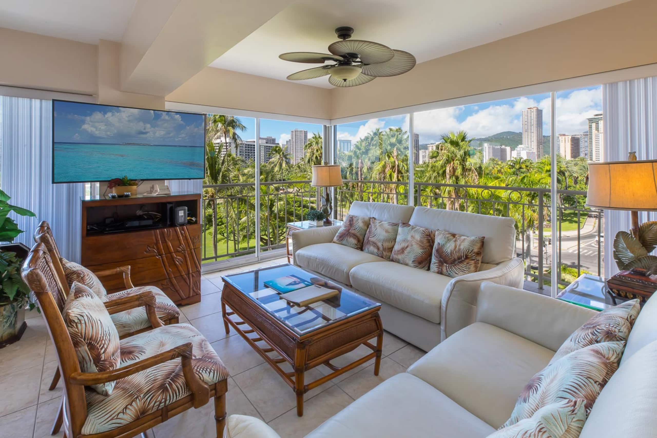Waikiki Unit 518 ocean view 2B/2B*Summer Special!* - Image 1