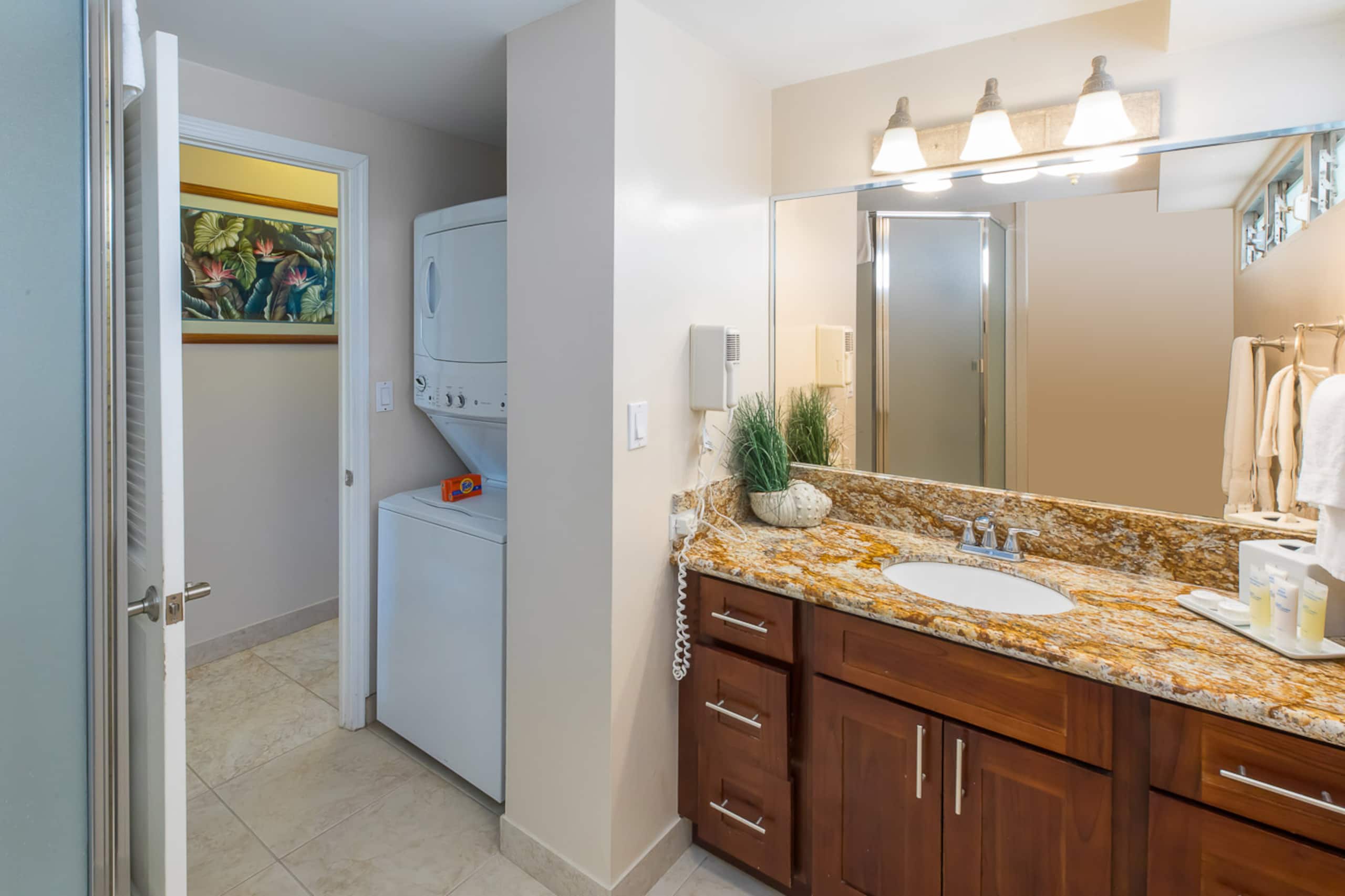 Waikiki Unit 518 ocean view 2B/2B*Summer Special!* - Image 11