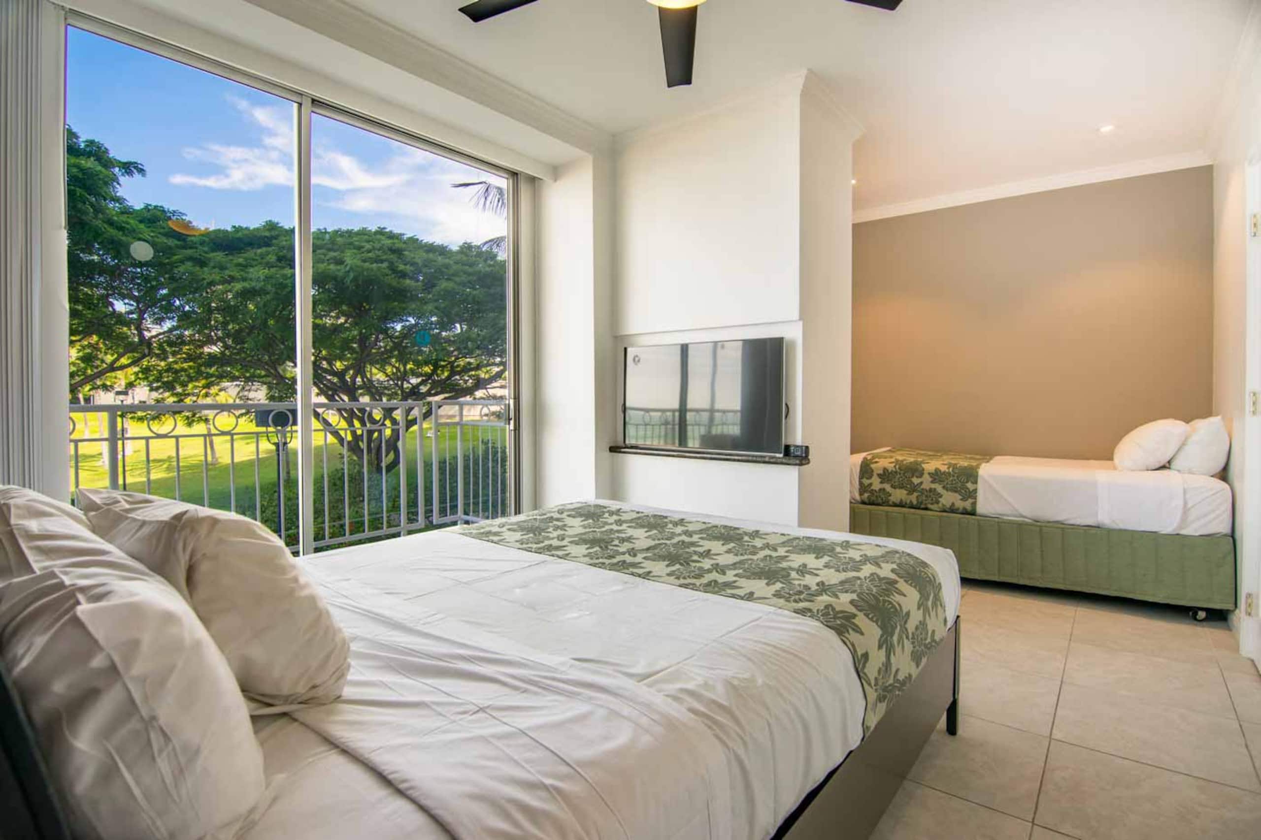 Waikiki Unit 202 Oceanfront *Summer Special!* - Image 7