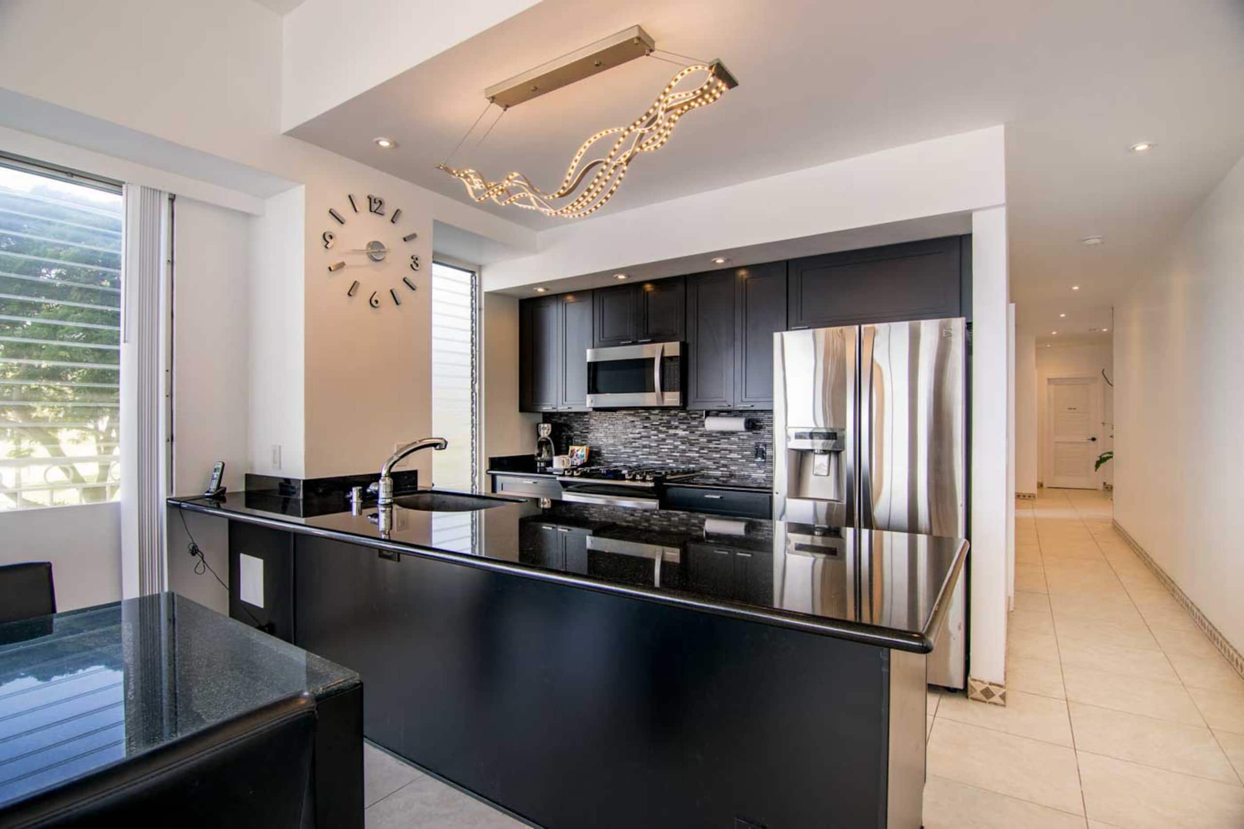 Waikiki Unit 202 Oceanfront *Summer Special!* - Image 5
