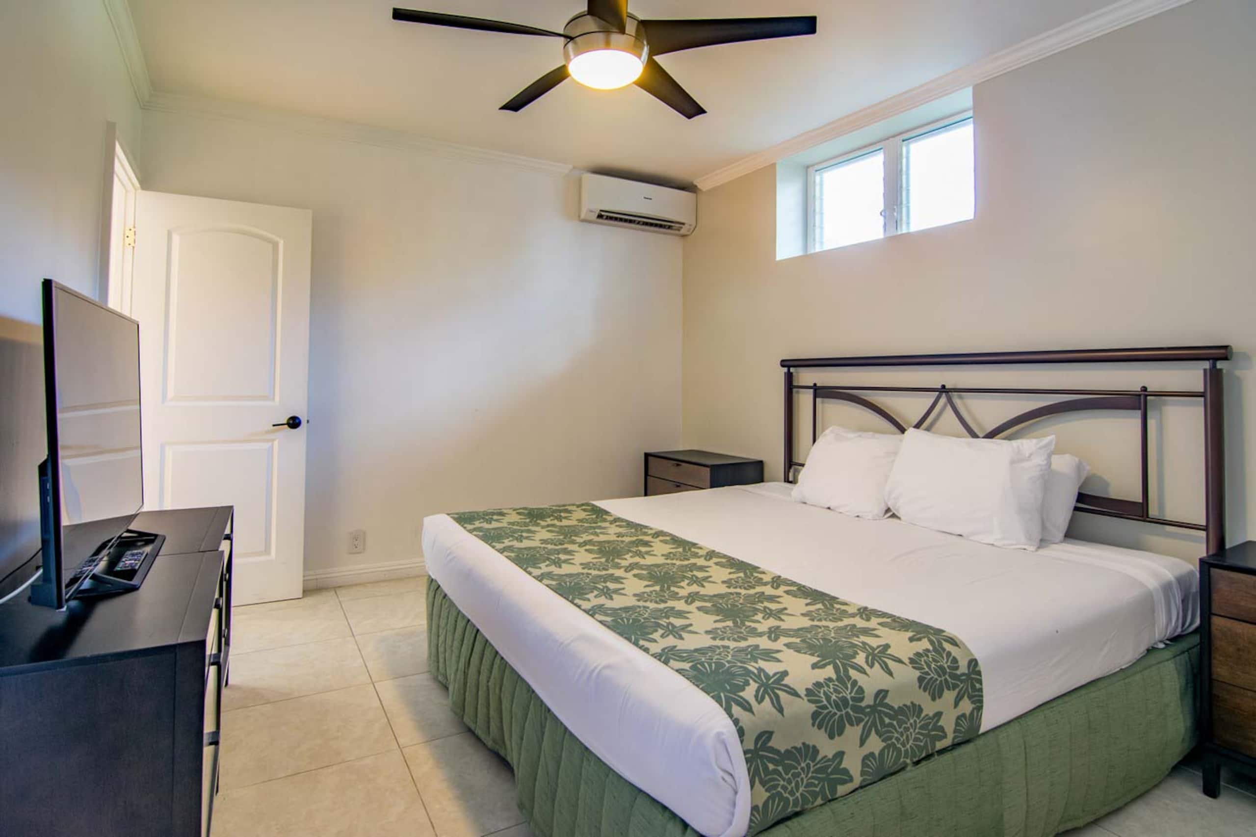 Waikiki Unit 202 Oceanfront *Summer Special!* - Image 1