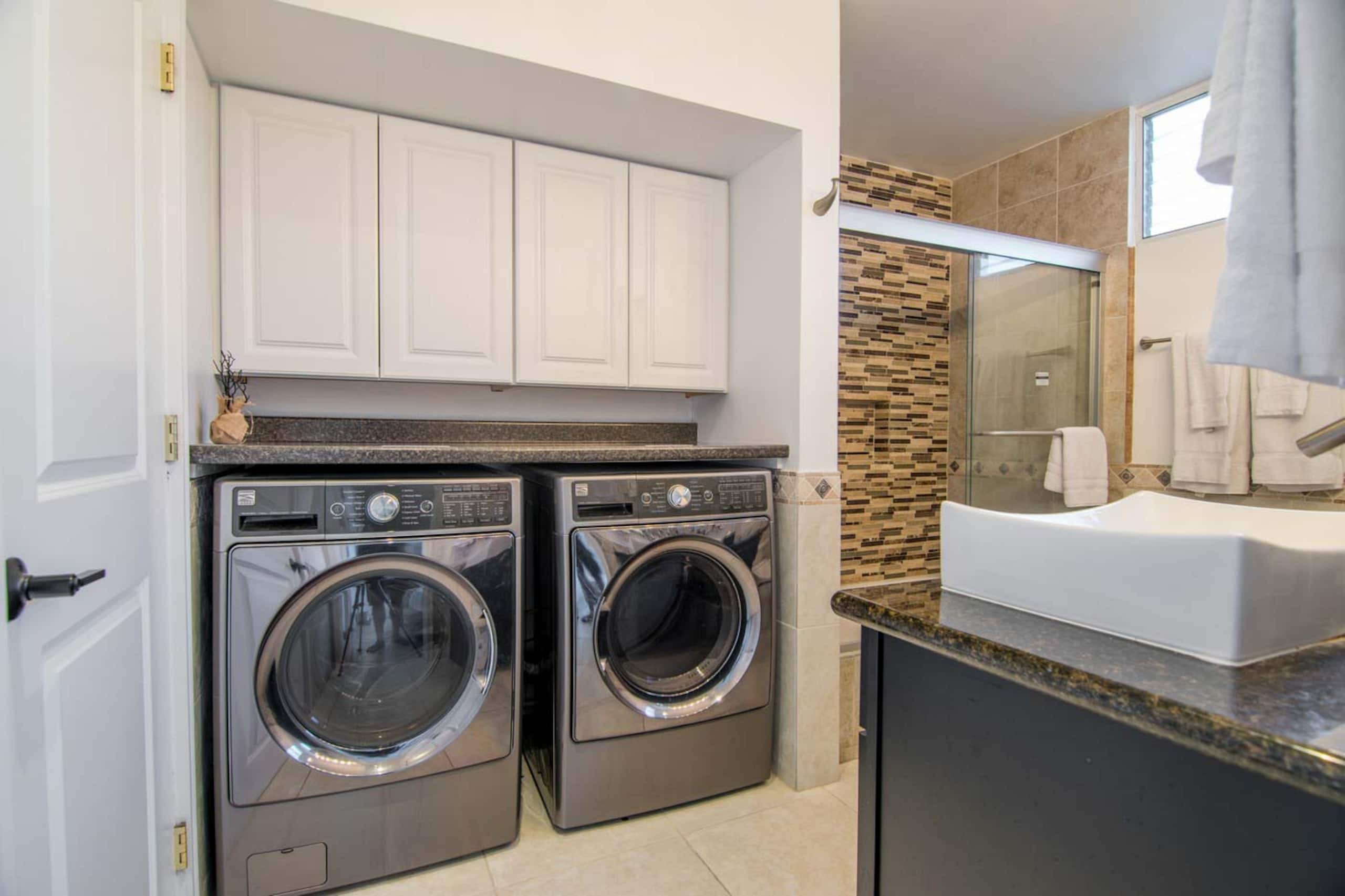 Waikiki Unit 202 Oceanfront *Summer Special!* - Image 8