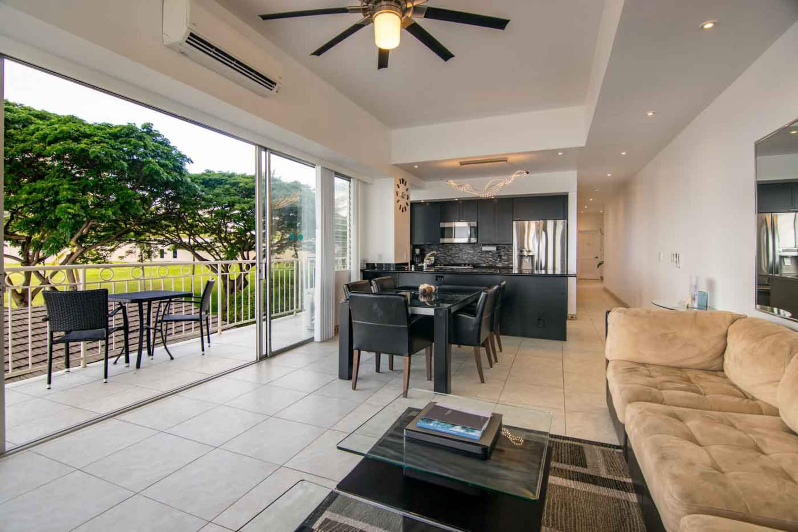 Waikiki Unit 202 Oceanfront *Summer Special!* - Image 4