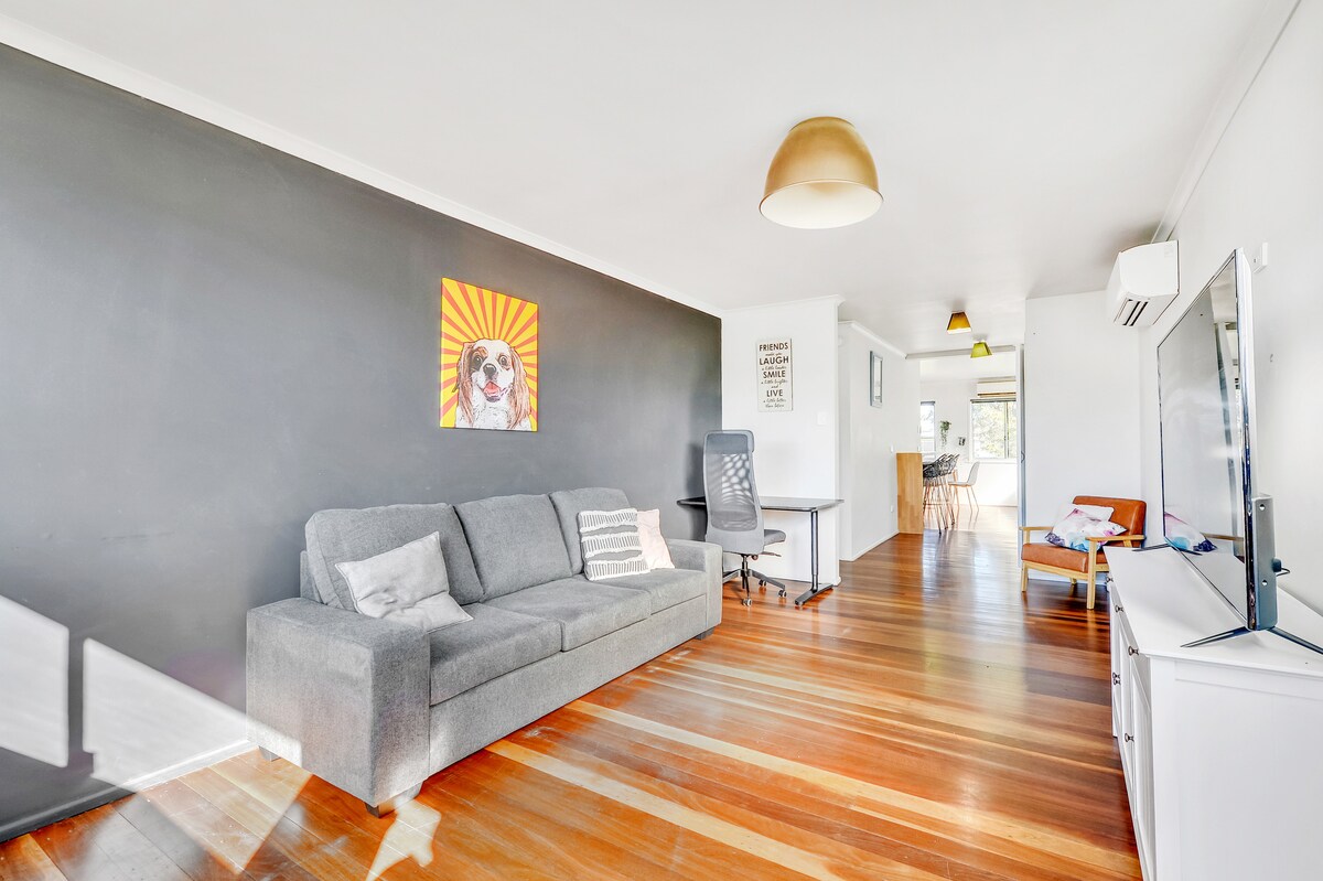 Popular Airbnb listing: 3 Bedroom Home with Park Views 15 Min to City in Rocklea