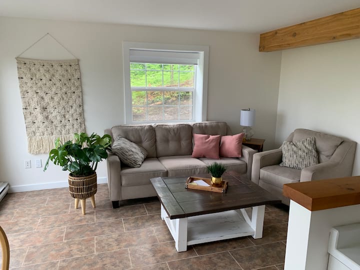 Magna Bay Vacation Rentals & Homes British Columbia, Canada Airbnb