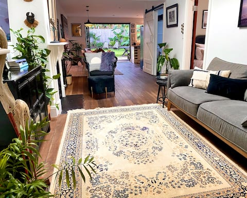 Top Airbnb: Inner city cottage hideaway in Redfern
