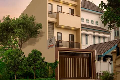 Luxury Family Town Villa