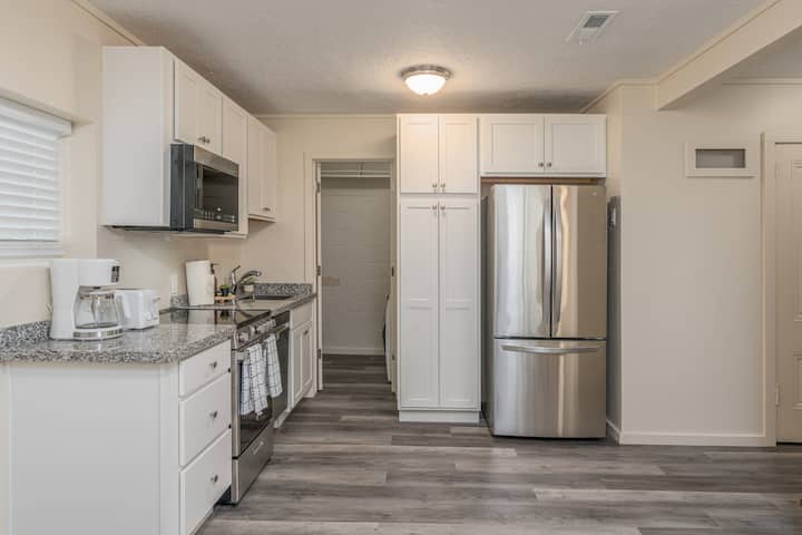 Cheerful 1-bedroom With A Backyard - Reno, NV