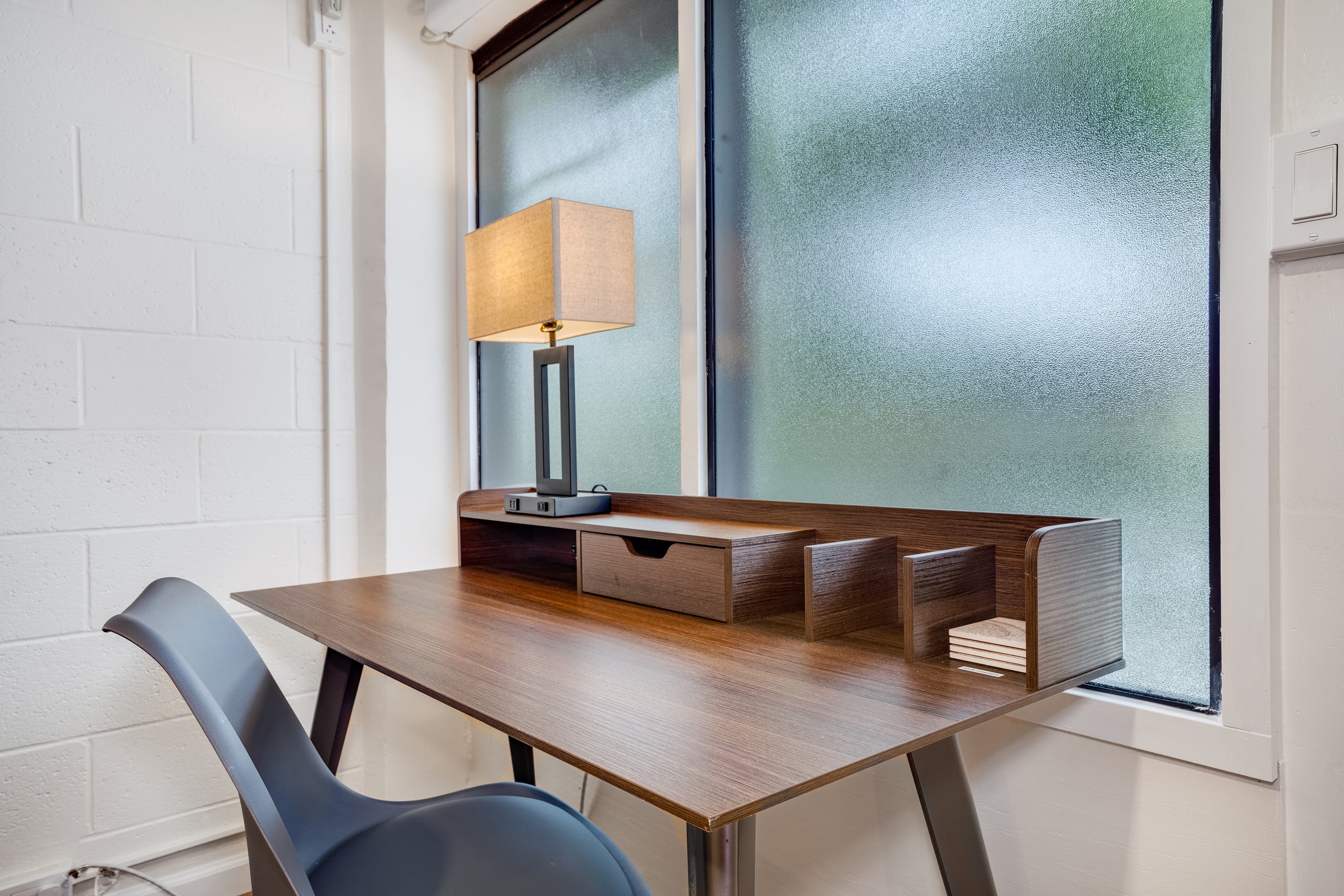 Condo in Honolulu · ★4.54 · 1 bedroom · 2 beds · 1 private bath - Image 4