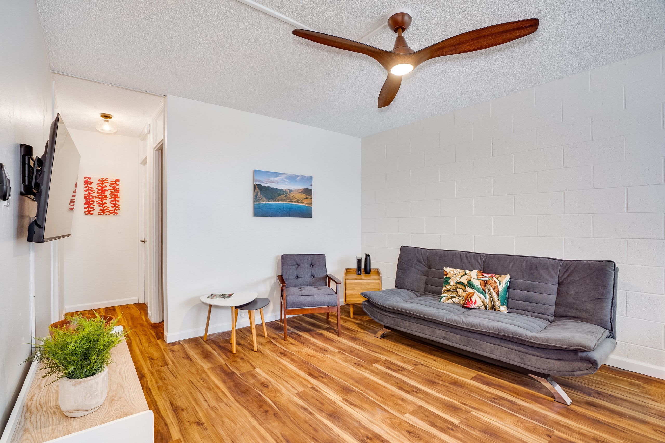Condo in Honolulu · ★4.54 · 1 bedroom · 2 beds · 1 private bath - Image 5