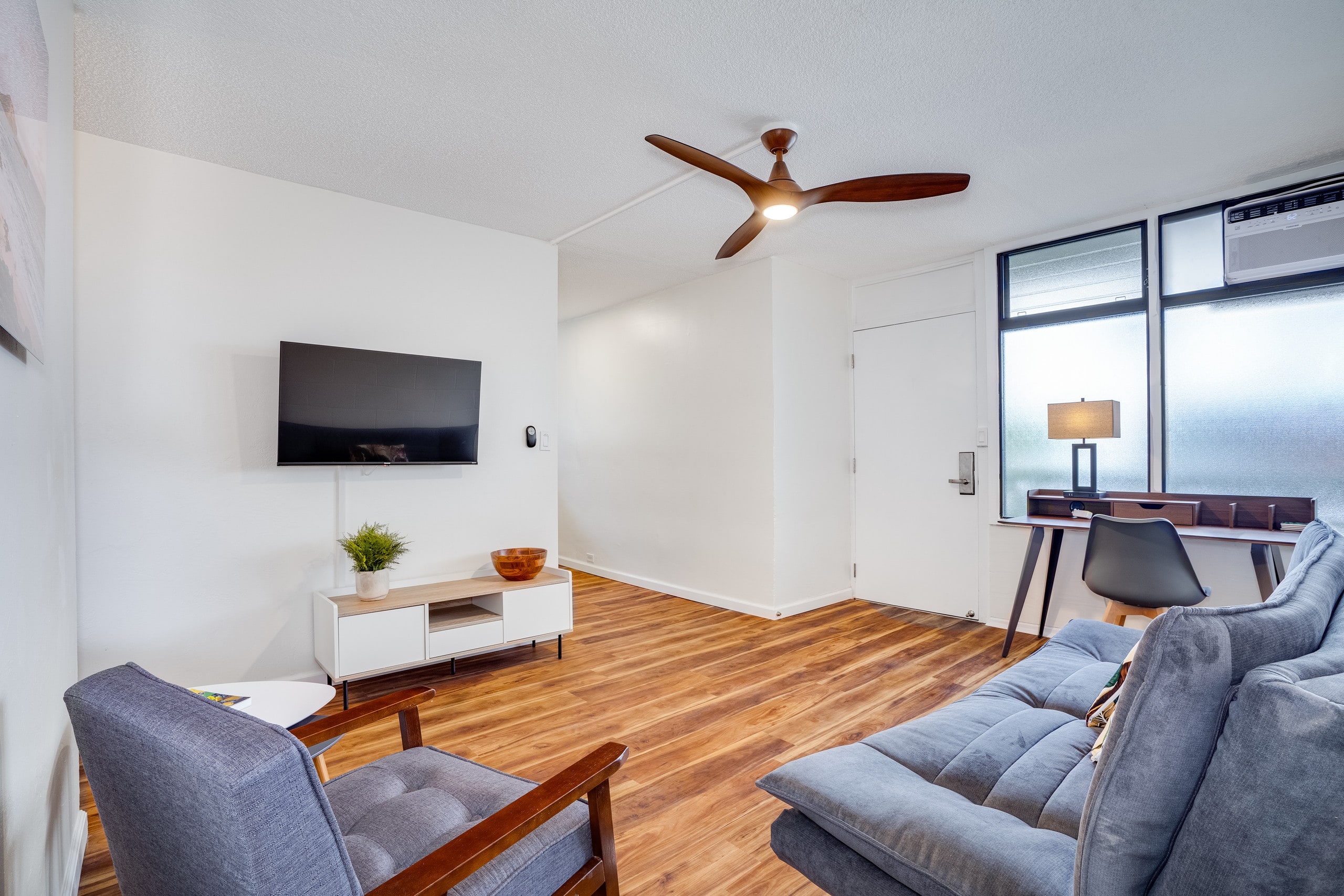 Condo in Honolulu · ★4.66 · 1 bedroom · 2 beds · 1 private bath - Image 3