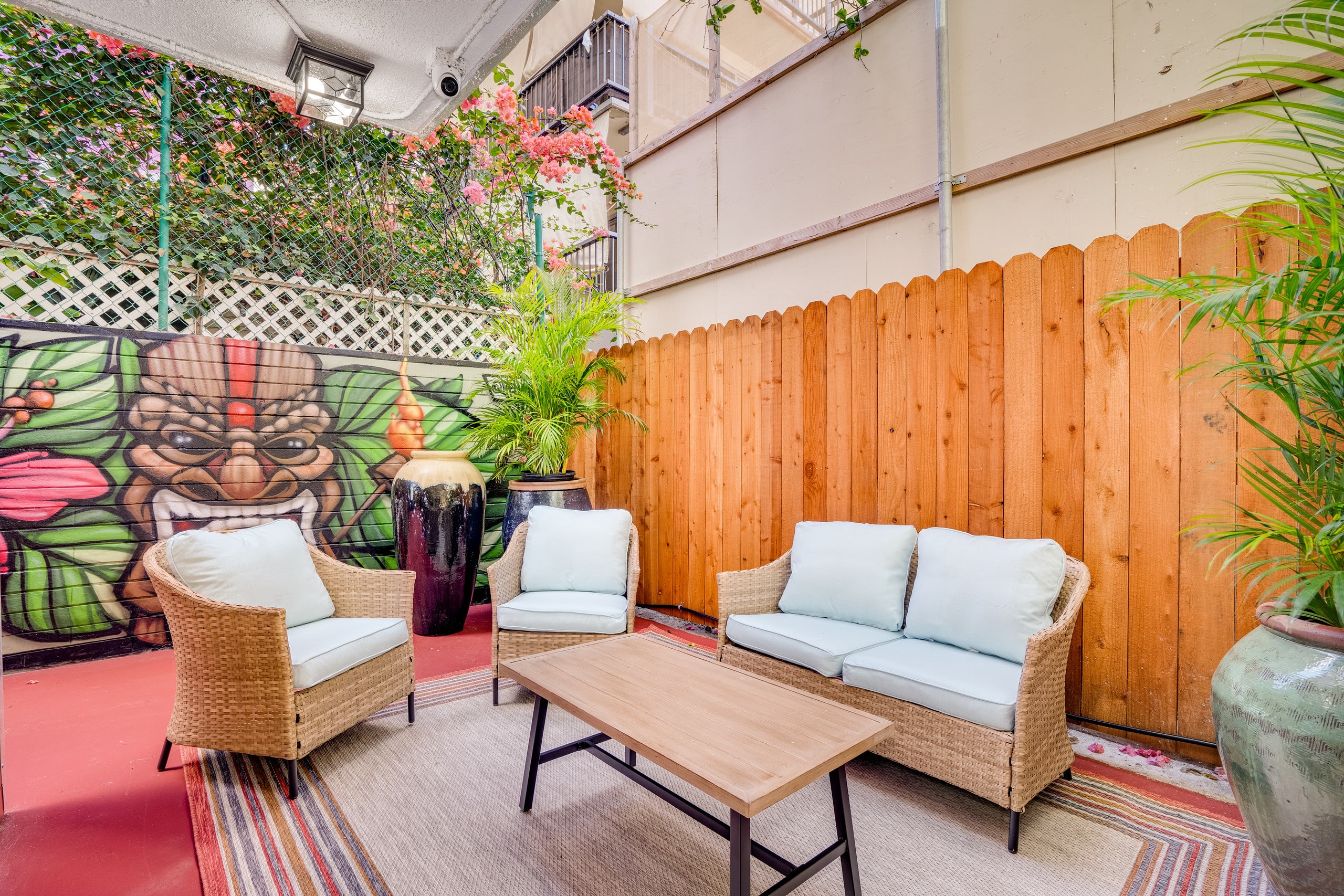 Condo in Honolulu · ★4.66 · 1 bedroom · 2 beds · 1 private bath - Image 15