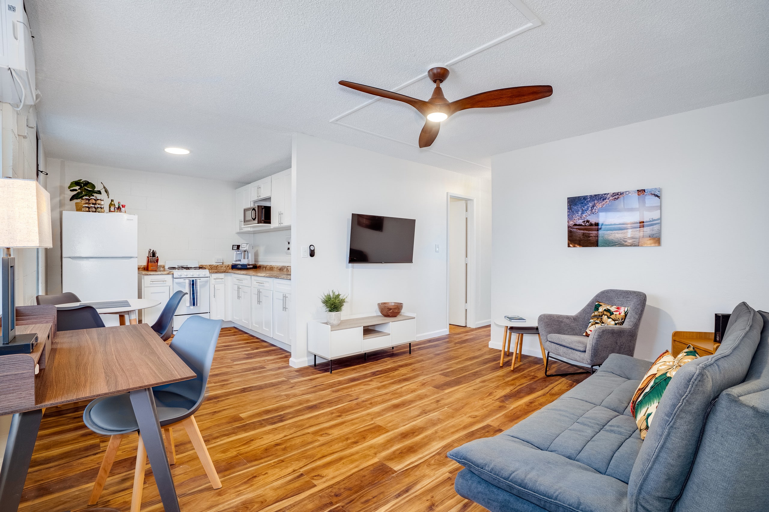 Condo in Honolulu · ★4.61 · 1 bedroom · 2 beds · 1 private bath - Image 3