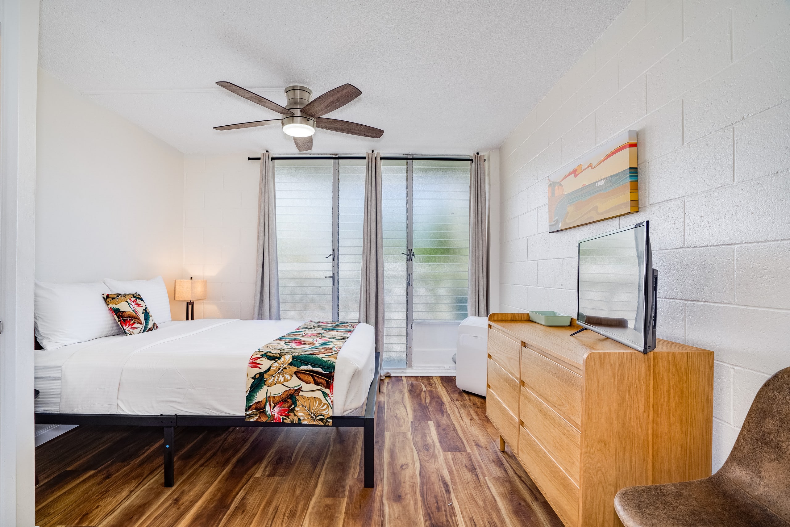 Condo in Honolulu · ★4.61 · 1 bedroom · 2 beds · 1 private bath - Image 11