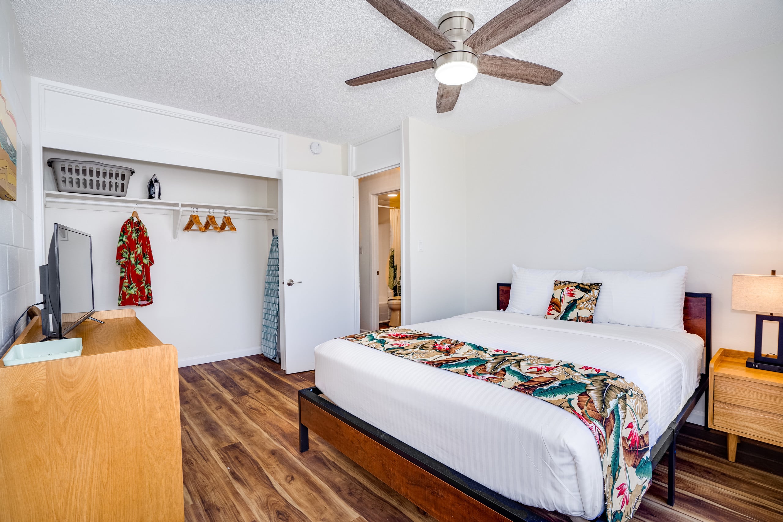 Condo in Honolulu · ★4.61 · 1 bedroom · 2 beds · 1 private bath - Image 1