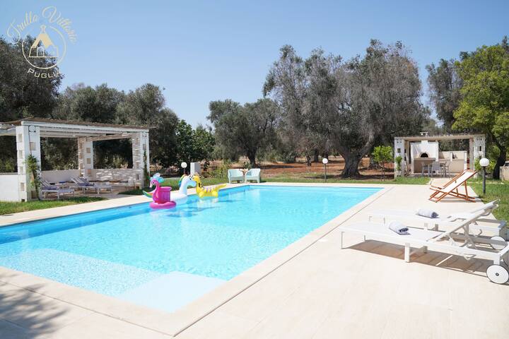 Piscine luxueuse au milieu des oliviers gallery image 4