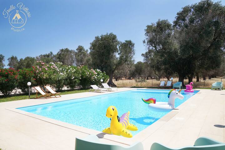 Piscine luxueuse au milieu des oliviers gallery image 3