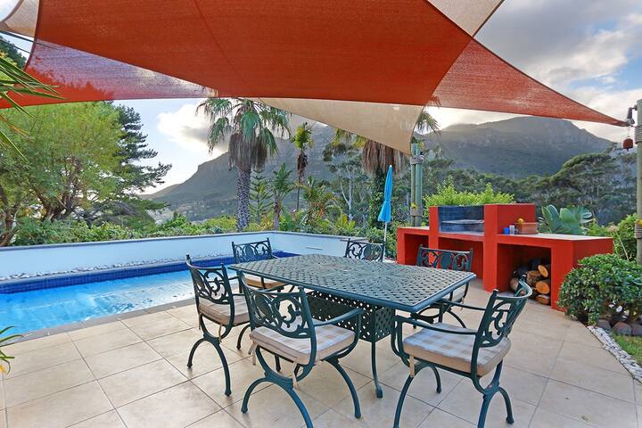 Colourful, Quirky, 5 Bedroom Family Home gallery image 5