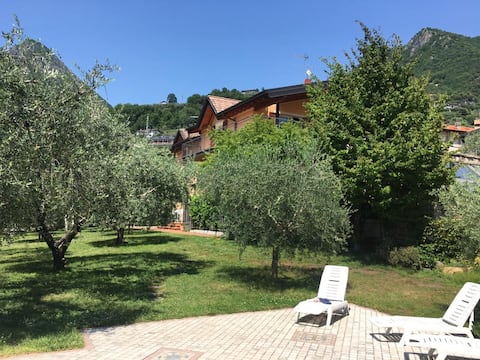 Manize - Large apartment in villa with swimming pool