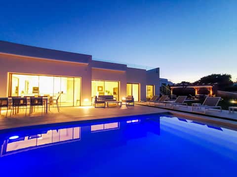 Beautiful villa - Las Colinas Golf & Country Club