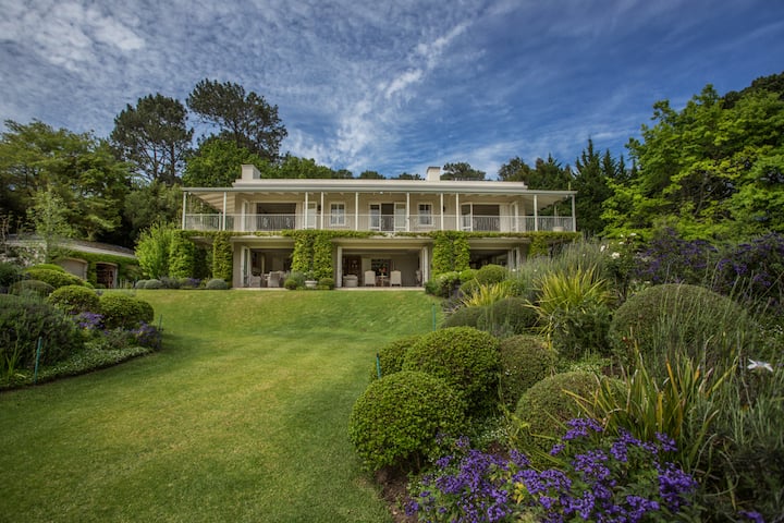 Hillwood House -Exquisite Bishops Court 5 Bedroom - Cape Town