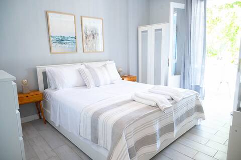 PAUL - KARRAS HOMES - Summer by the Sea