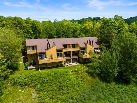 Fall Colors/Skiing/Pool/Hot Tub/Sauna/Pet-friendly