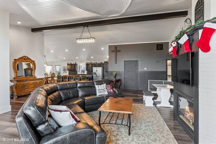 Modern Patio Home Next to Lake Francis Beach! gallery image 5