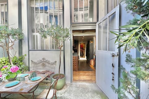Artistic workshop in greenery, like in Paris