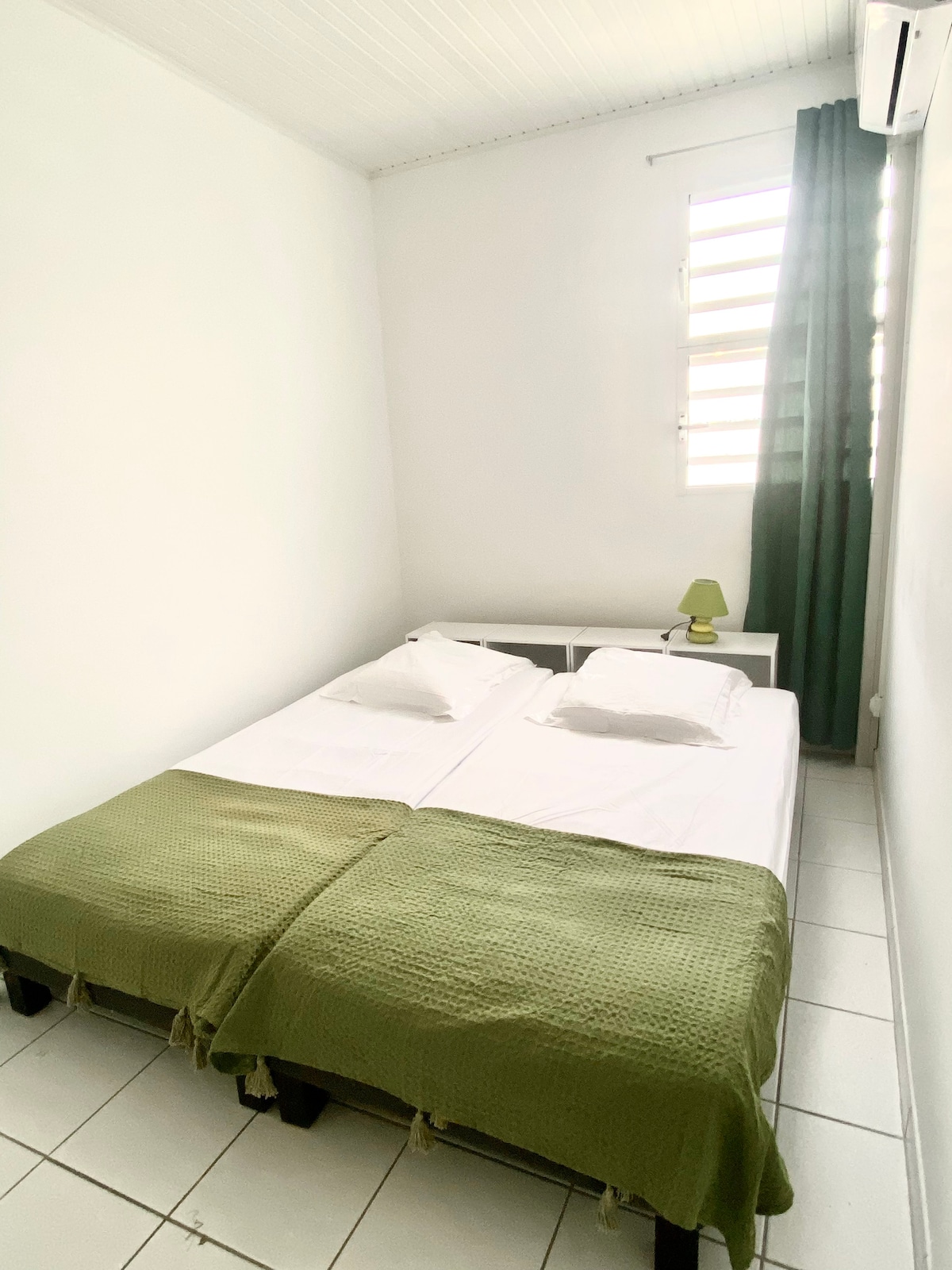 საძინებელი 1