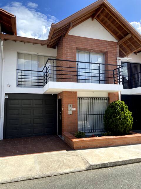 House in La Ceja with private parking