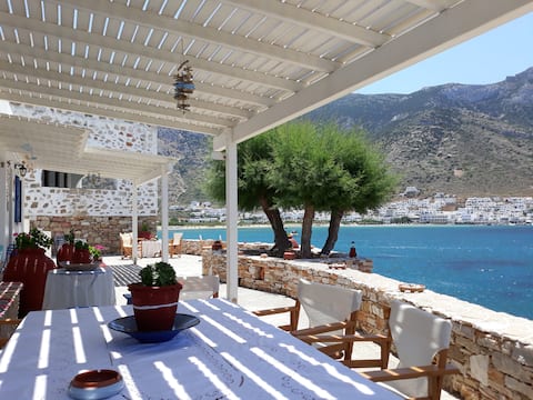 Plori-Sifnos, "Φλώ - Σπύ" apartment