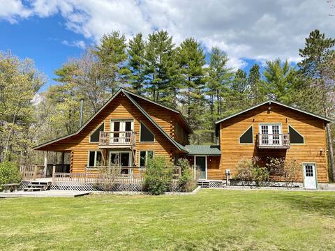 Large Family Farm Waterfront, 23 acres to explore
