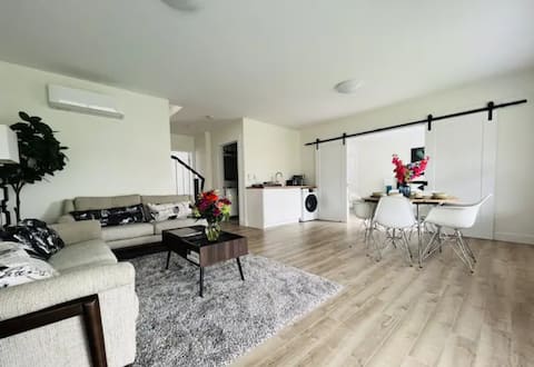 Popular Airbnb listing: Bright, Spacious and Modern Living in Rockingham