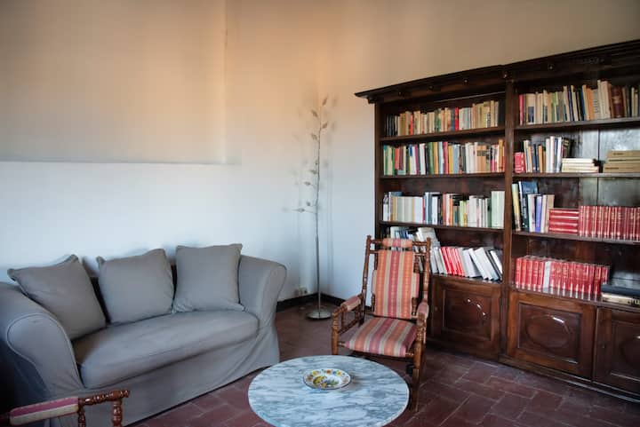 La Galeria De Dalt - Peratallada