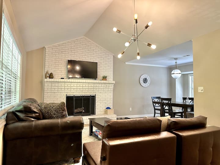 Peaceful Home W/ Fenced-in Yard - Kennesaw, GA