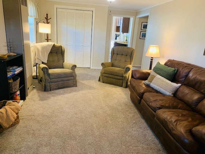 Towering Pines! Charming 2 Bedroom Cottage Wautoma - Spring Lake, WI