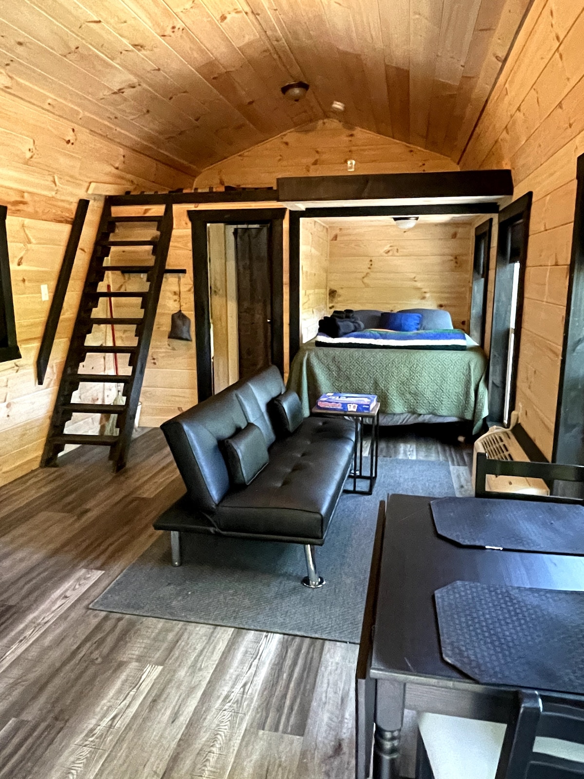 ¡Cabaña de escapada privada/pacífica en Red River Cabañas en