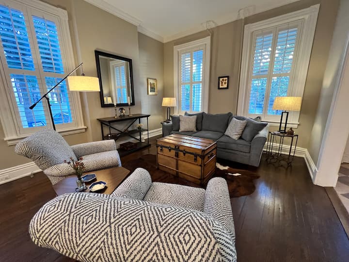 Spacious Urban Retreat In Charming Fan District - Richmond, VA