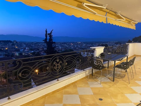 Two-bedroom apartment,
with garage and view.