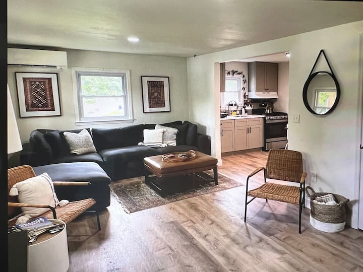 Dhoma e ndenjjes #2 w/televizor inteligjent 65 inç