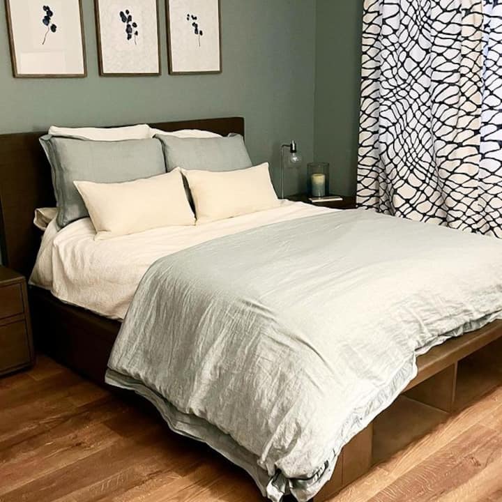 غرفة النوم 2، مع حمام في الجناح.